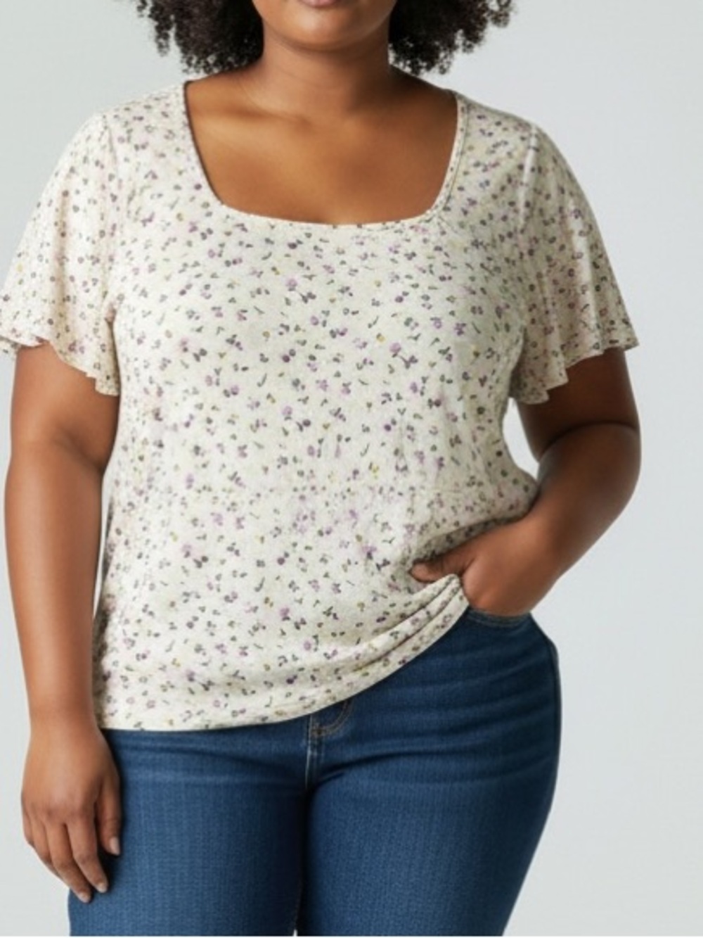 BloomChic Size 18-20 Cream Floral Short-Sleeve Scoop Neck Tee